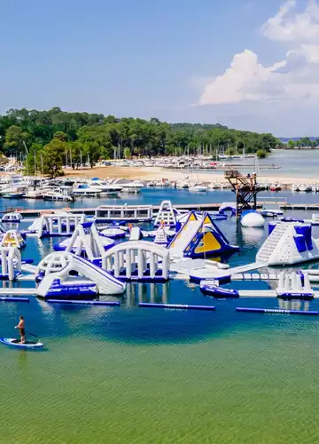 Sensations fortes à l'Aquapark de Biscarrosse-Lac